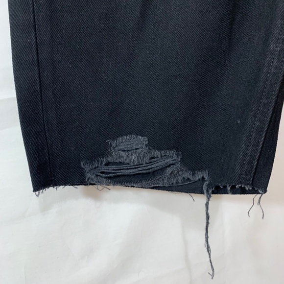 ASOS DESIGN Mens NWT slim denim shorts in black with raw hem 28” Waist - Picture 6 of 10